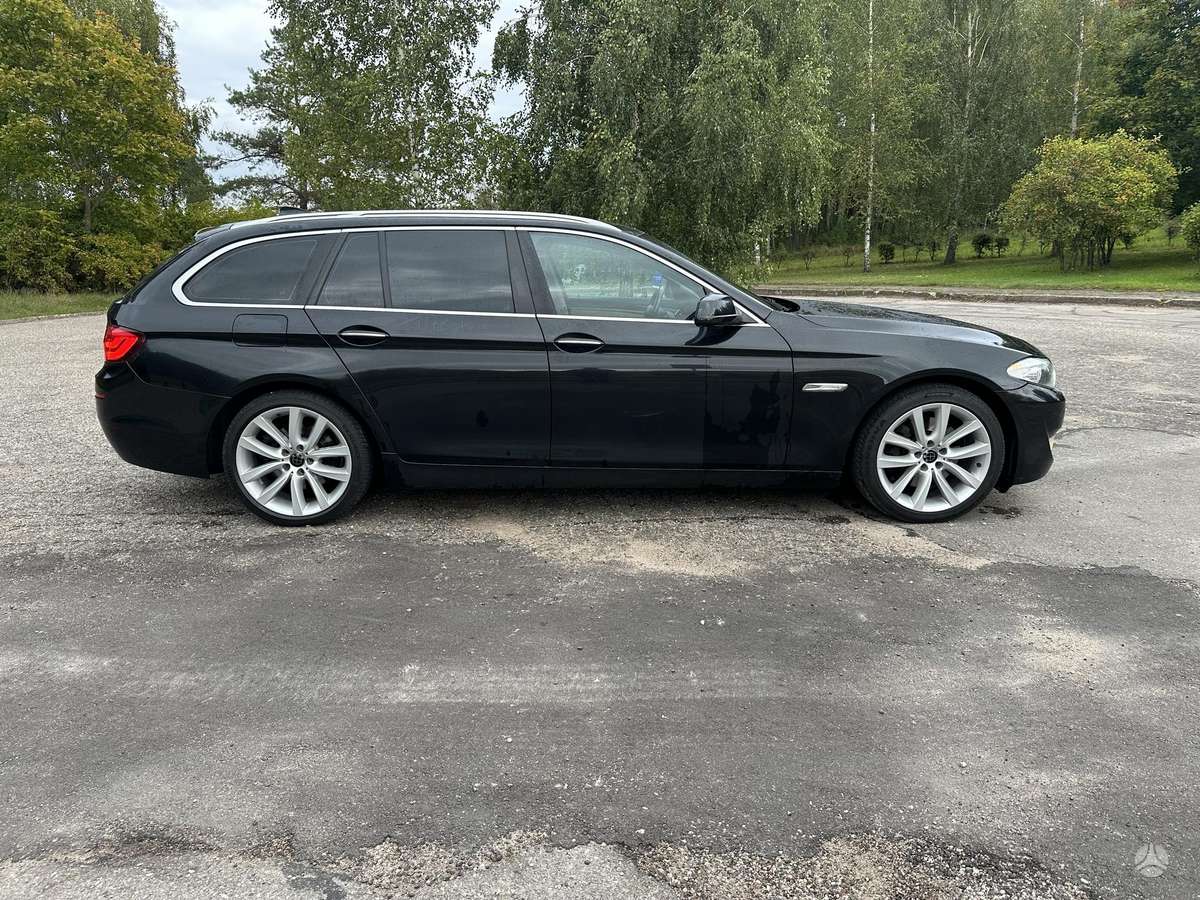 BMW 530 2011 — engine 2993 cm³, 245 HP (180kW)
