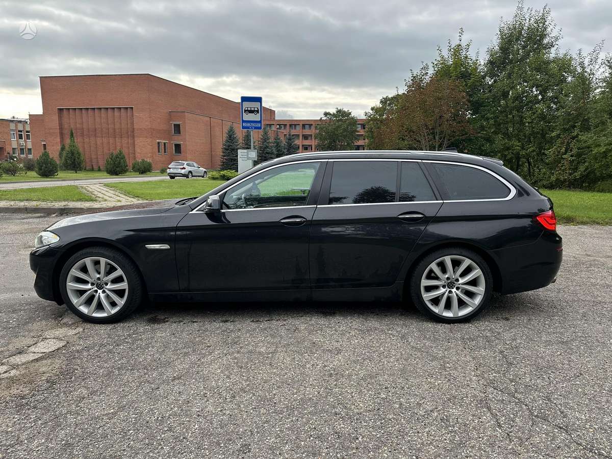 BMW 530 2011 — photo 8