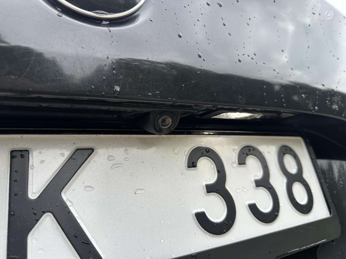 BMW 530 2011 — photo 9