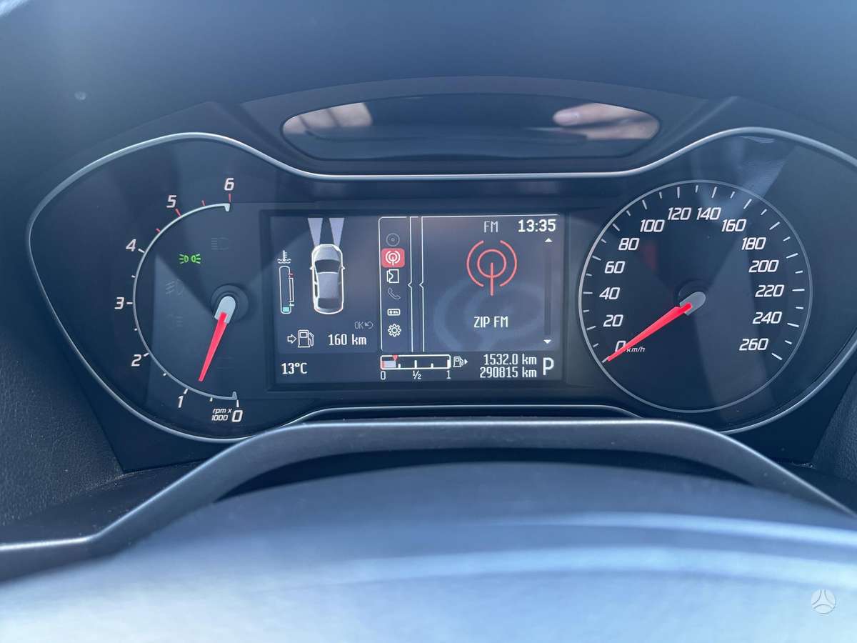 Ford S-MAX 2013 — photo 10