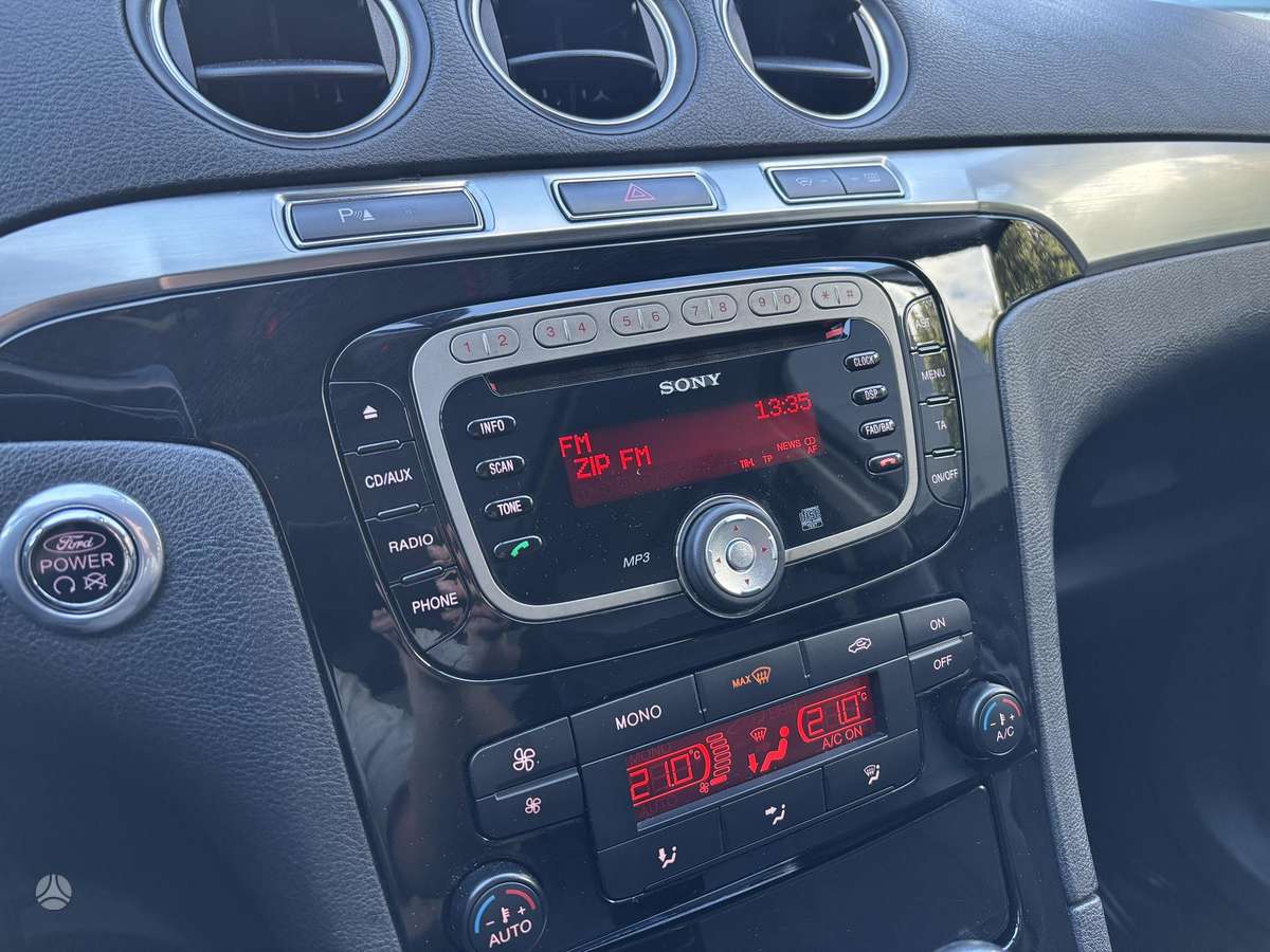 Ford S-MAX 2013 — photo 13