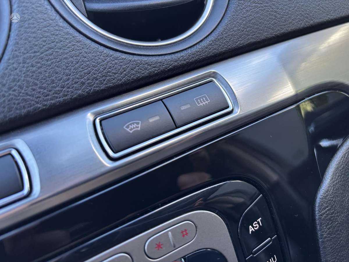 Ford S-MAX 2013 — photo 14