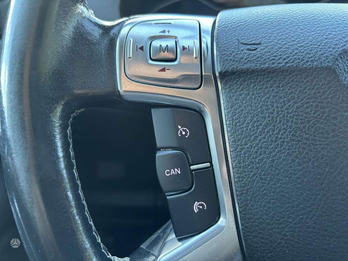 Ford S-MAX 2013 — photo 16