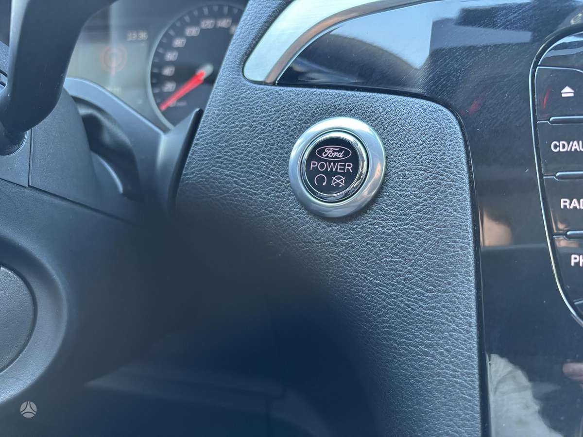 Ford S-MAX 2013 — photo 20