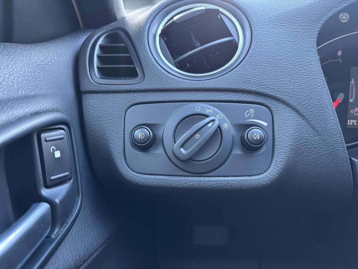 Ford S-MAX 2013 — photo 22