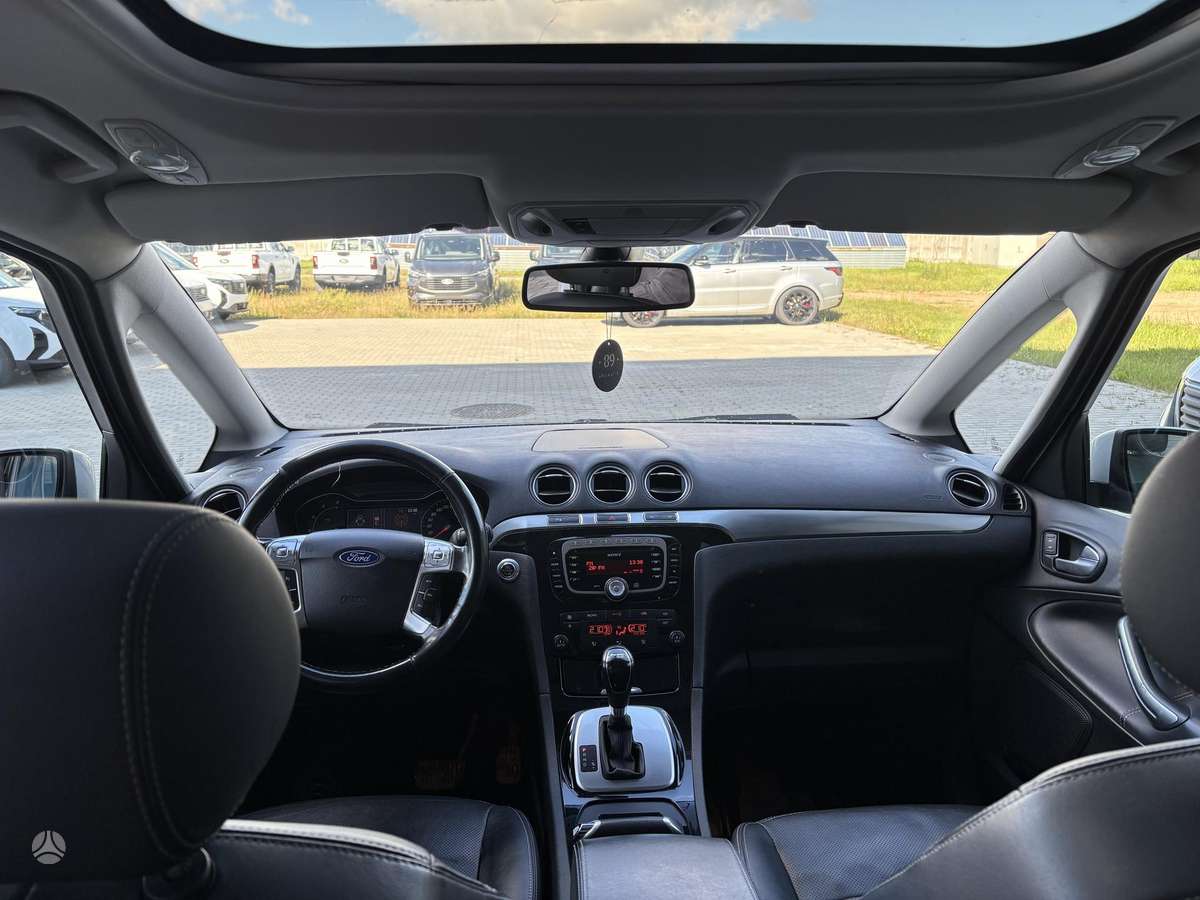 Ford S-MAX 2013 — photo 23