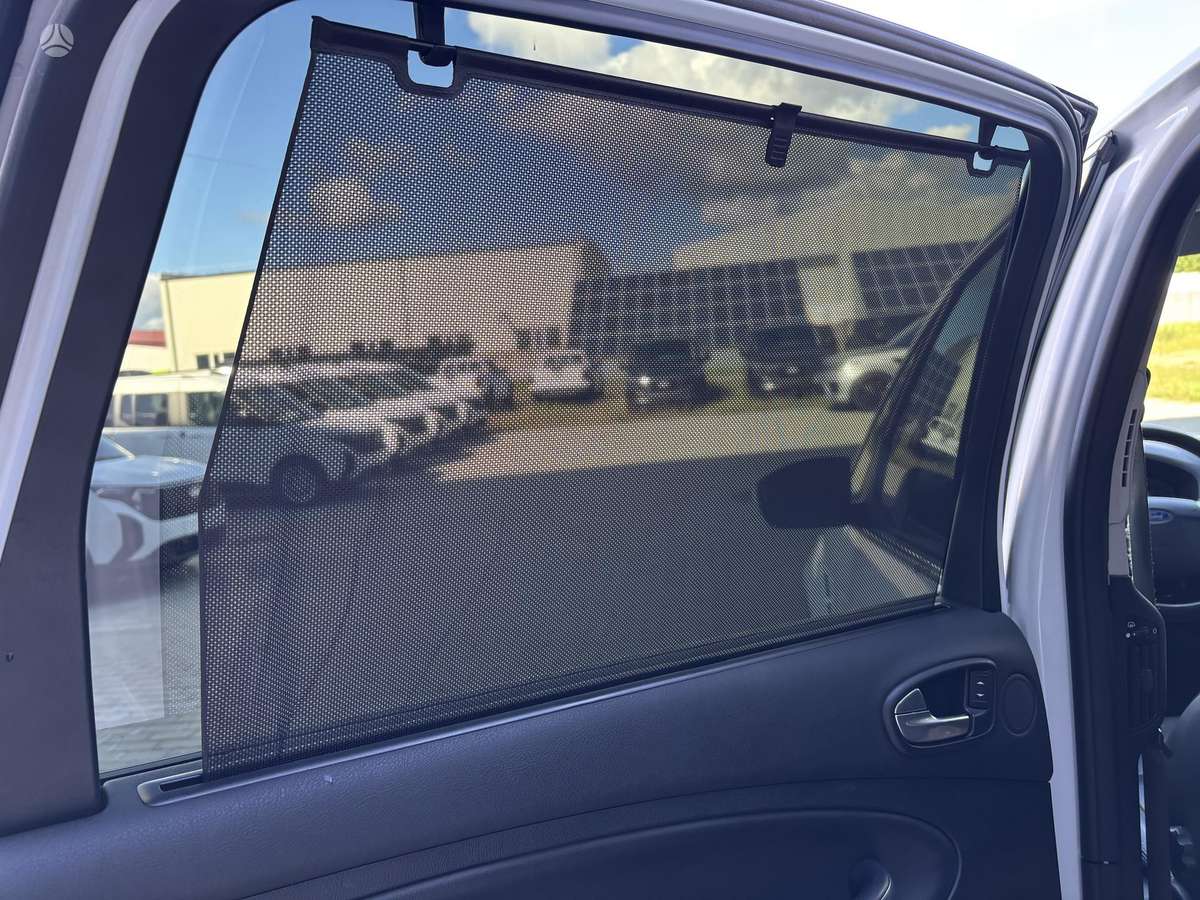 Ford S-MAX 2013 — photo 24