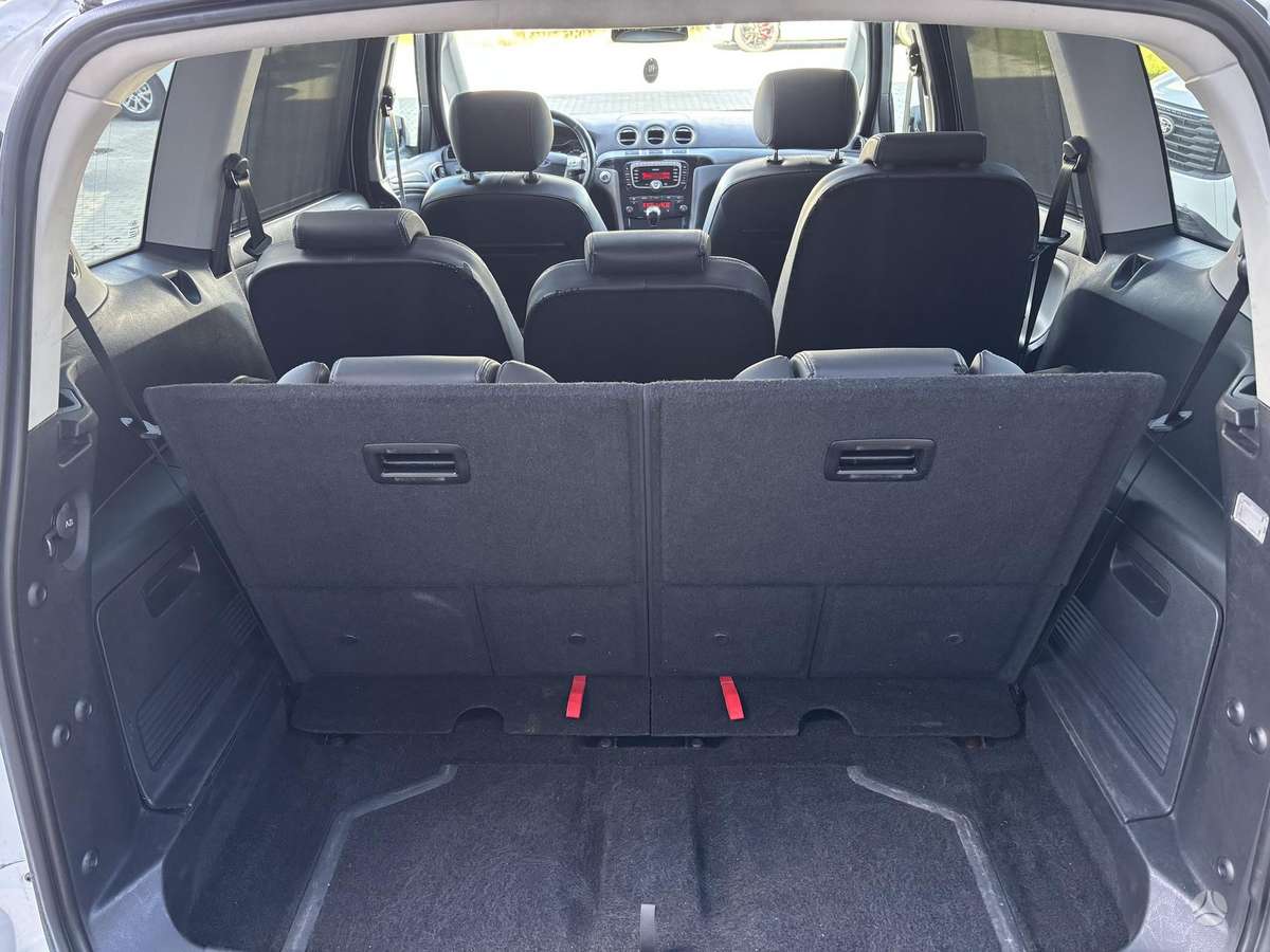 Ford S-MAX 2013 — photo 26