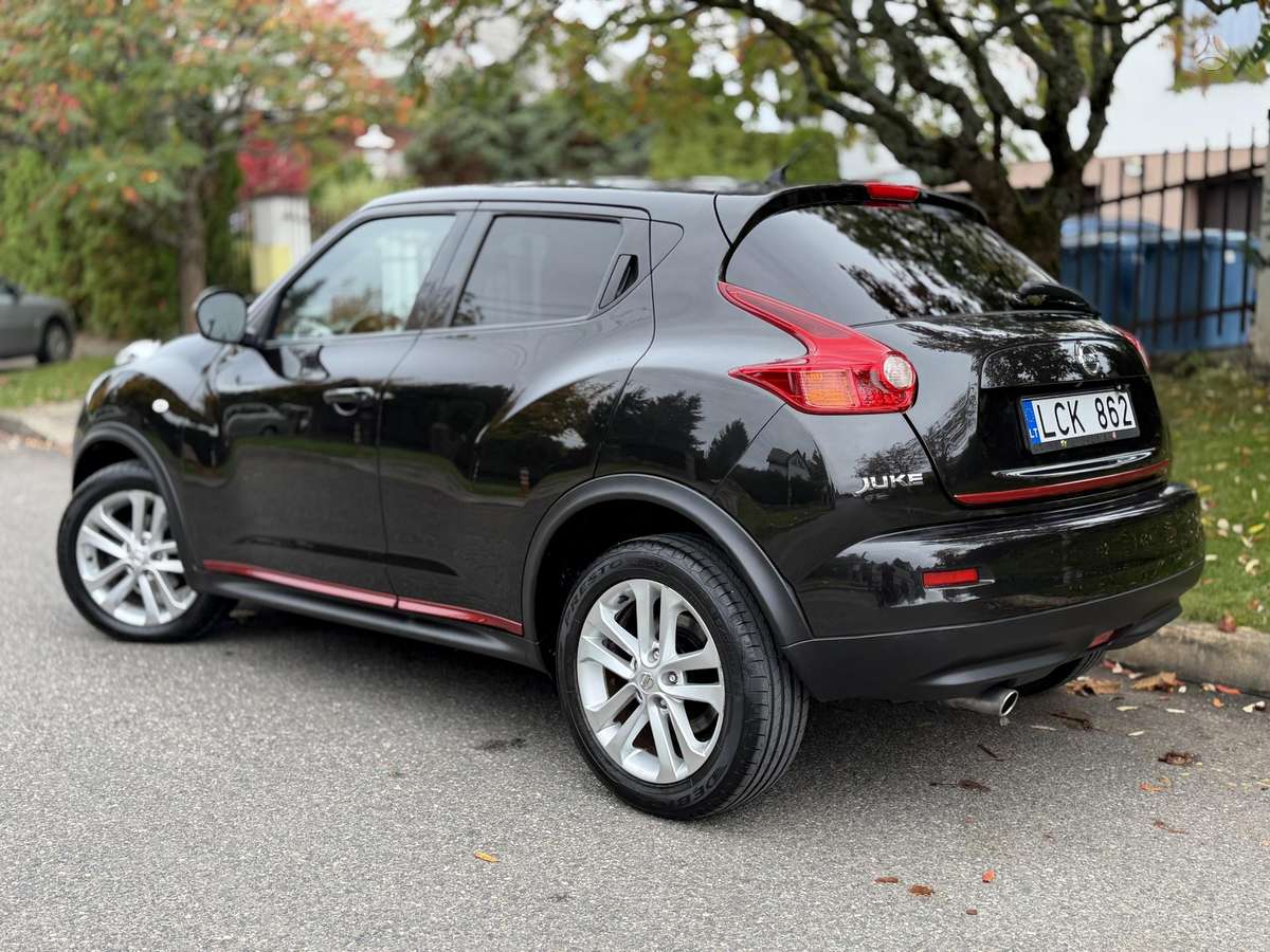 Nissan Juke 2014 — вигляд ззаду