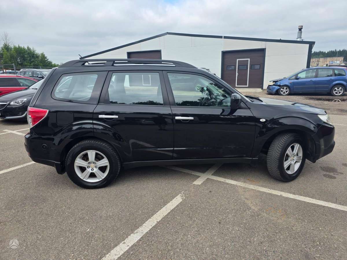 Subaru Forester 2008 — вигляд ззаду