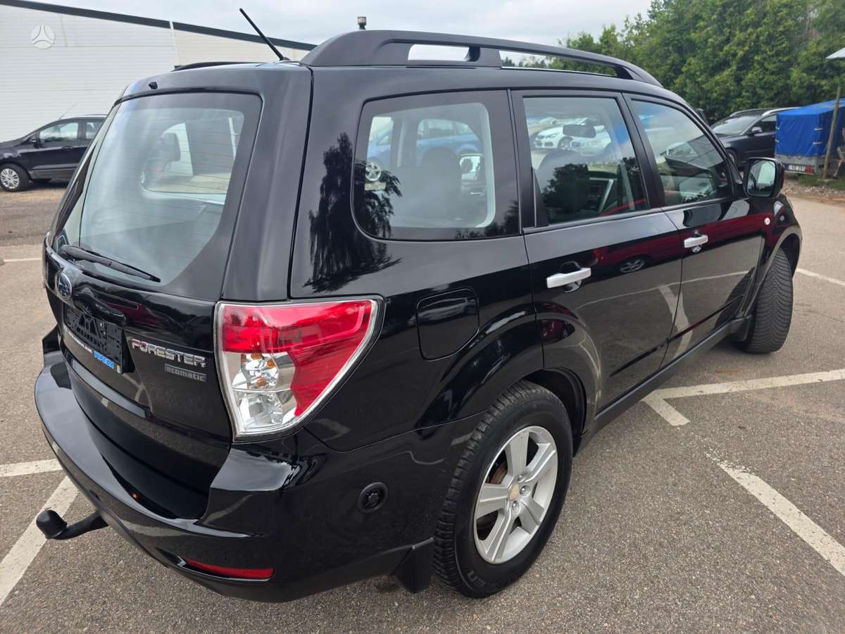Subaru Forester 2008 — салон