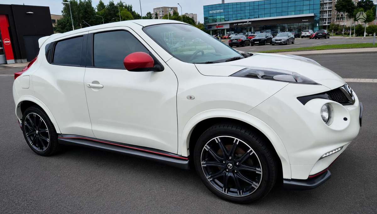 Nissan Juke 2014 — rear view