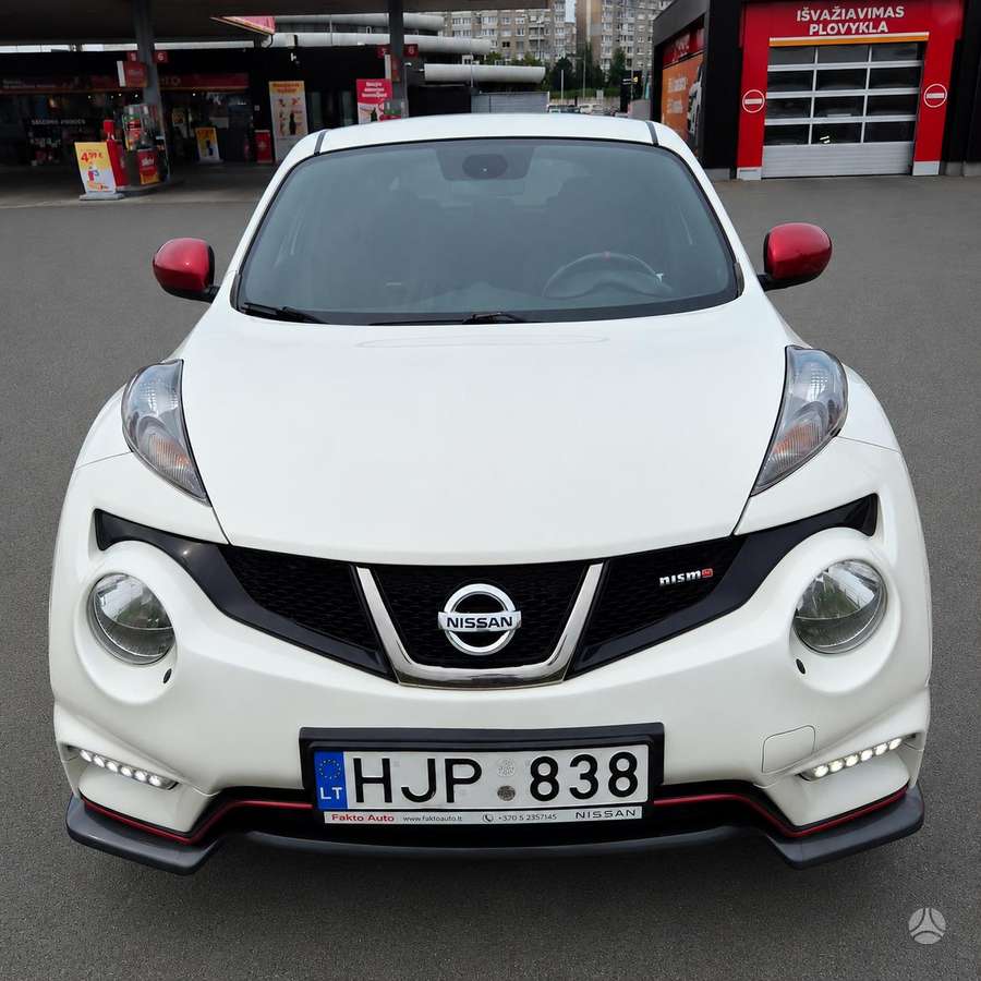 Nissan Juke 2014 — interior