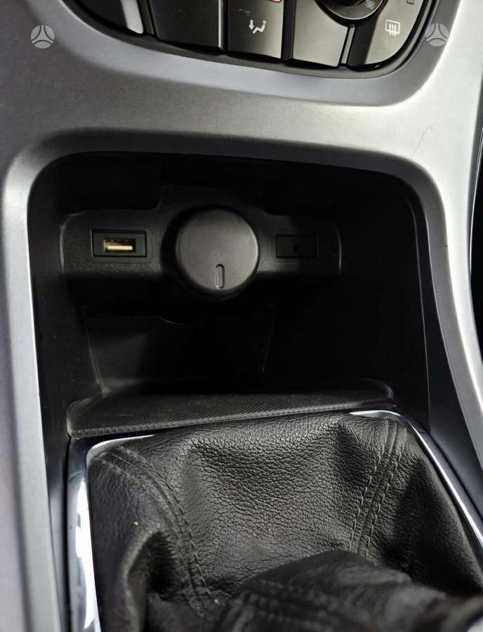 Opel Astra 2014 — photo 14