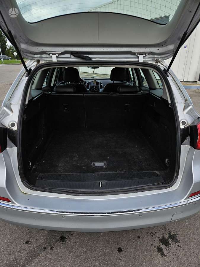Opel Astra 2014 — photo 21