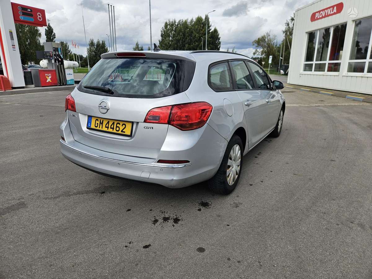 Opel Astra 2014 — photo 5