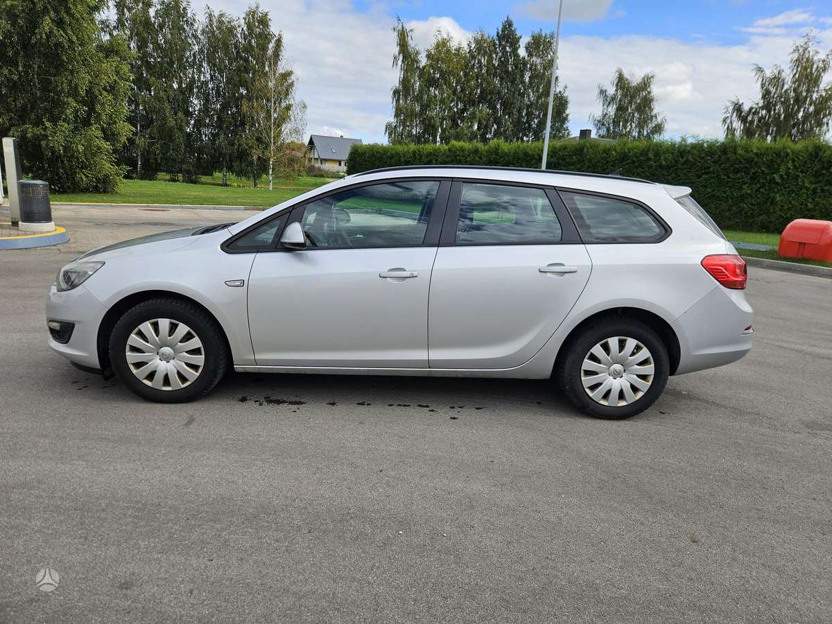 Opel Astra 2014 — photo 7