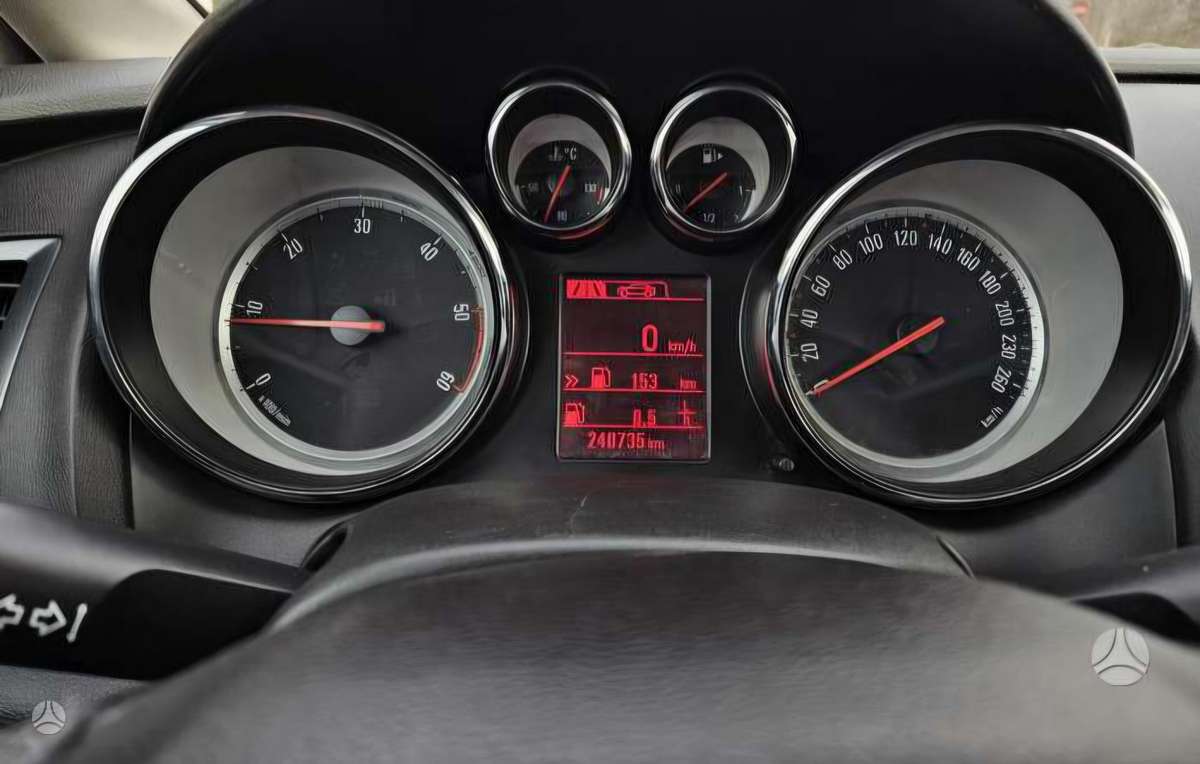 Opel Astra 2014 — photo 9