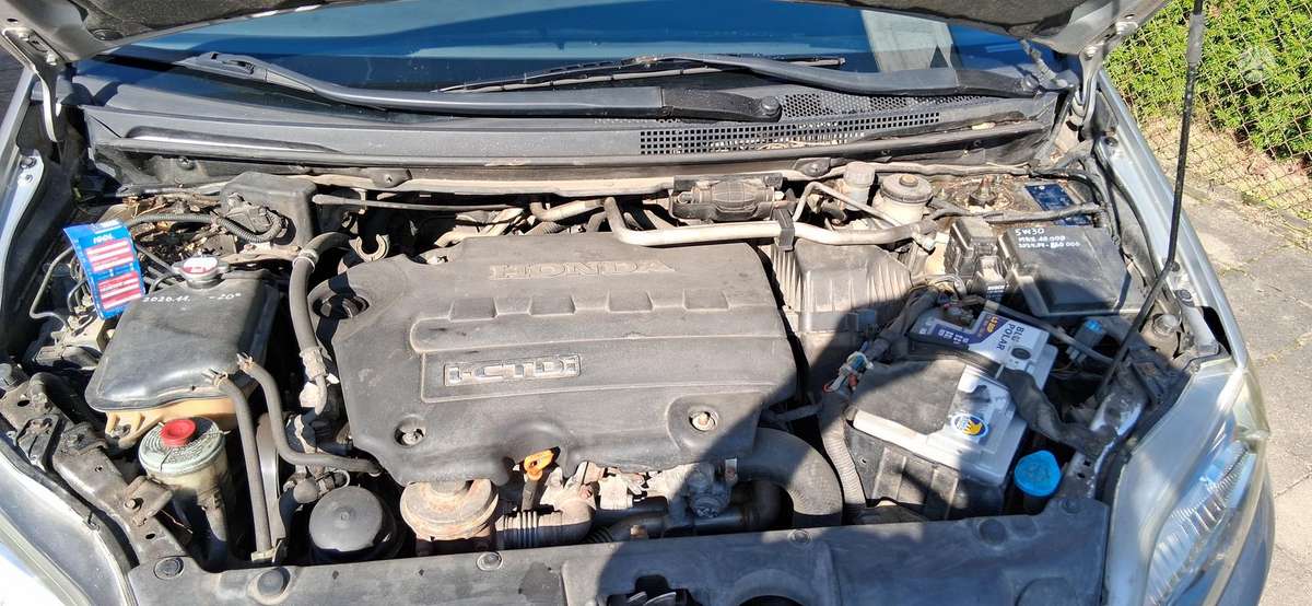 Honda FR-V 2007 — photo 10