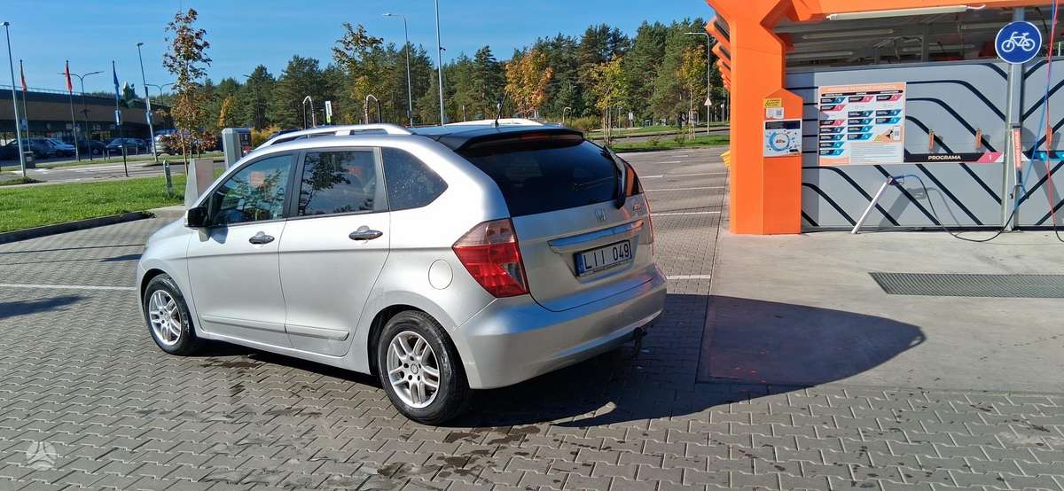 Honda FR-V 2007 — rear view
