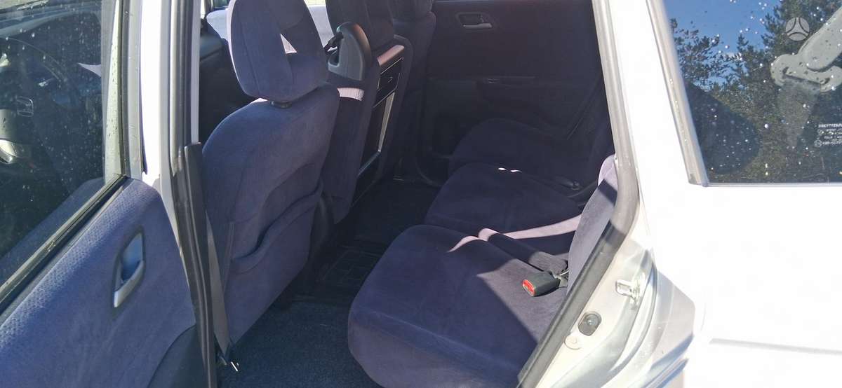 Honda FR-V 2007 — photo 8