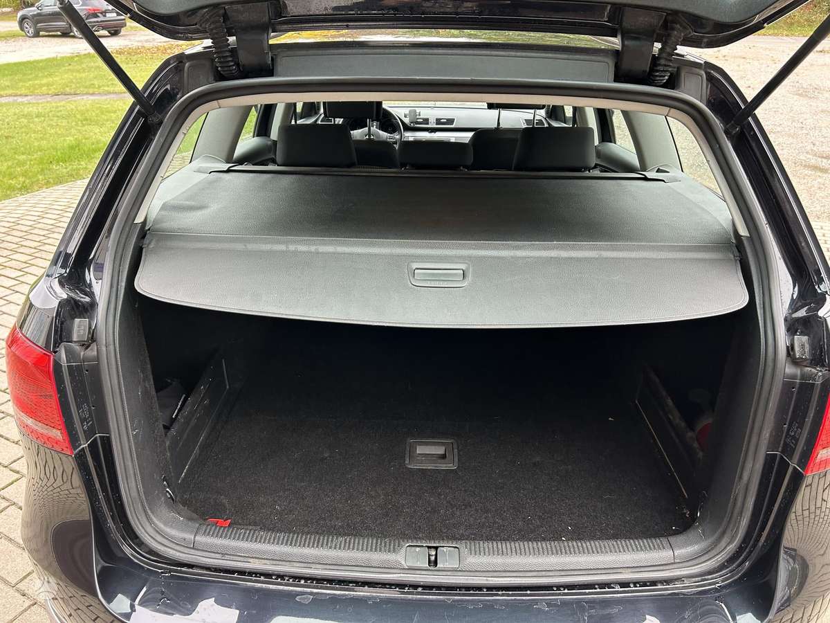 Volkswagen Passat 2011 — двигун 1968 cm³, 140 HP (103kW)