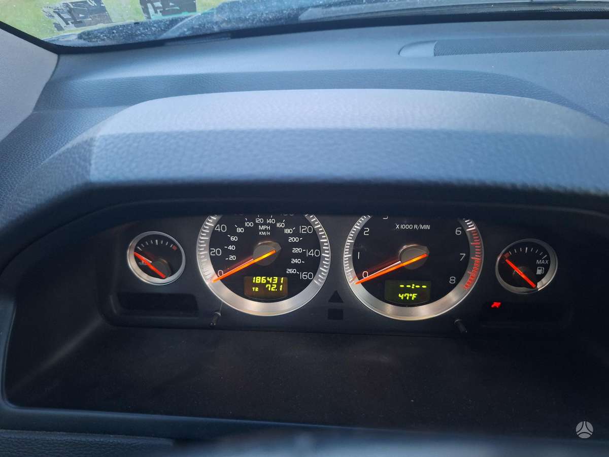 Volvo XC90 2011 — photo 10