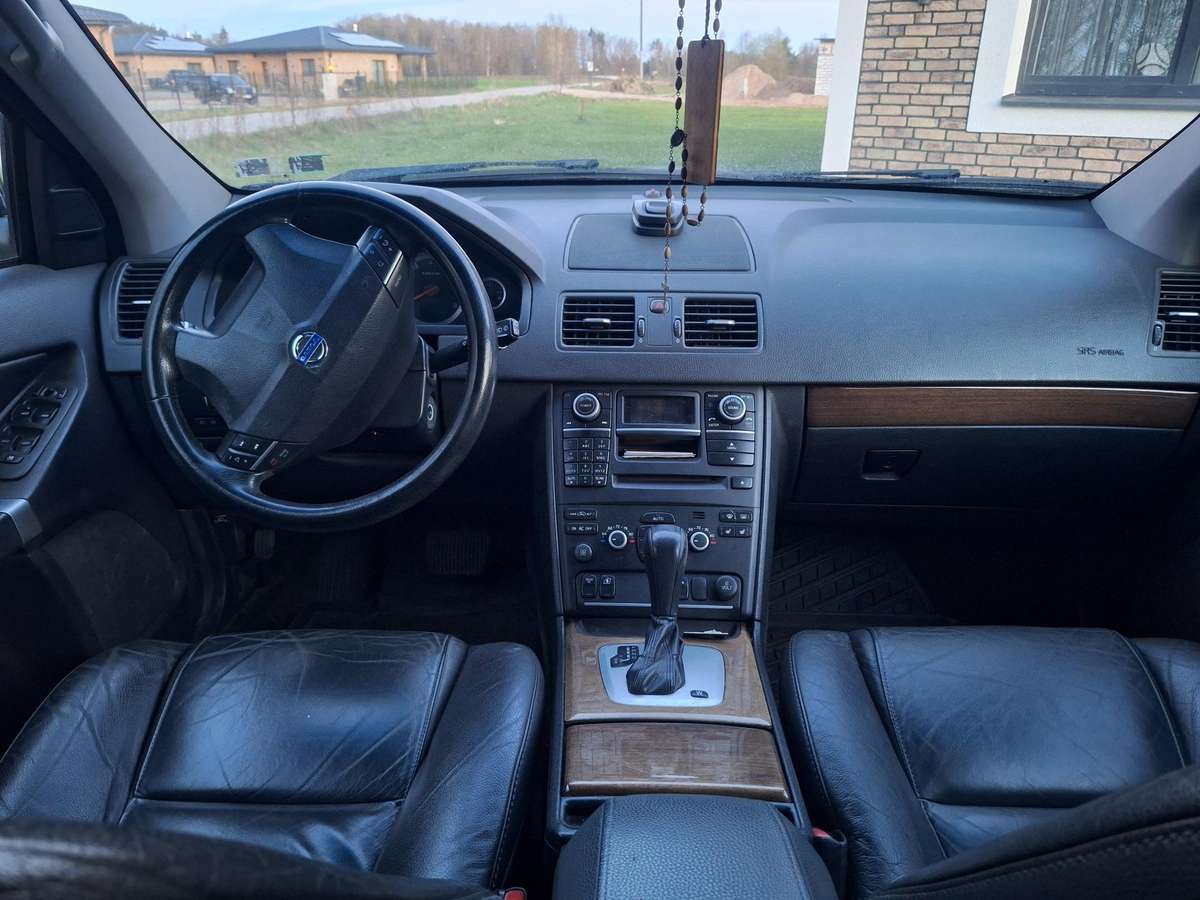 Volvo XC90 2011 — photo 11