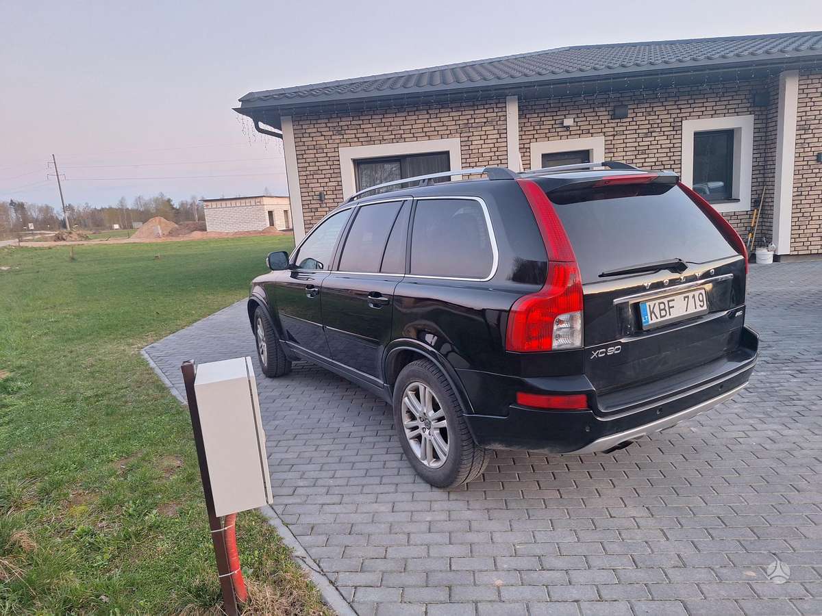 Volvo XC90 2011 — photo 8