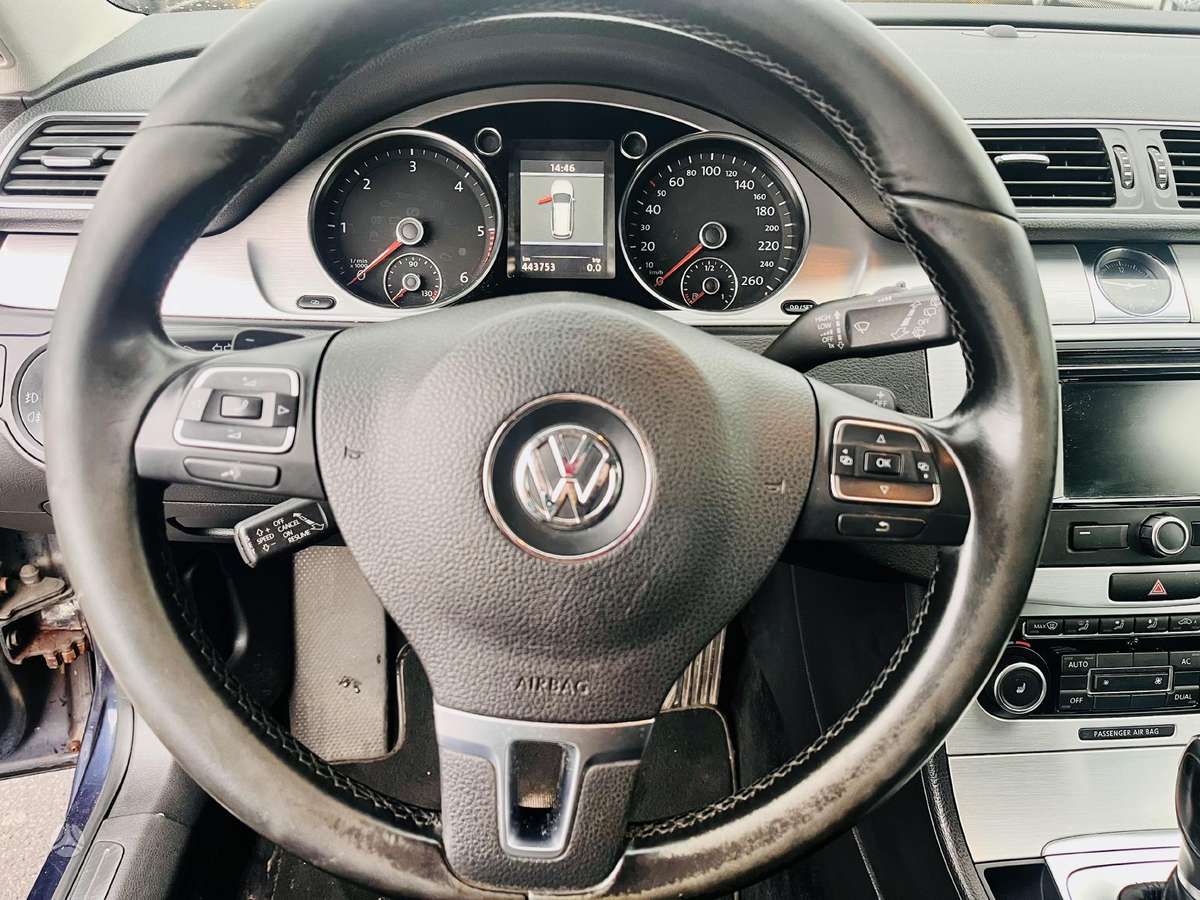 Volkswagen Passat 2011 — photo 10