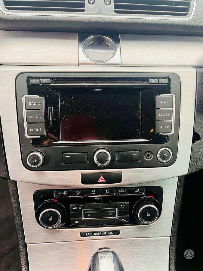 Volkswagen Passat 2011 — photo 9