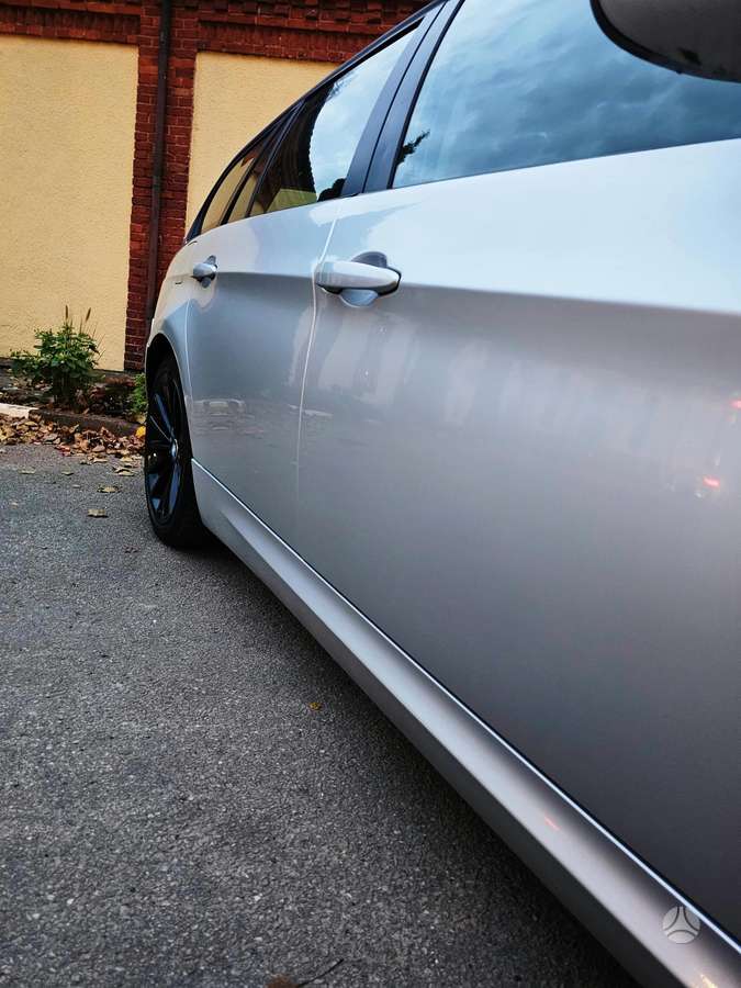 BMW 320 2010 — photo 30