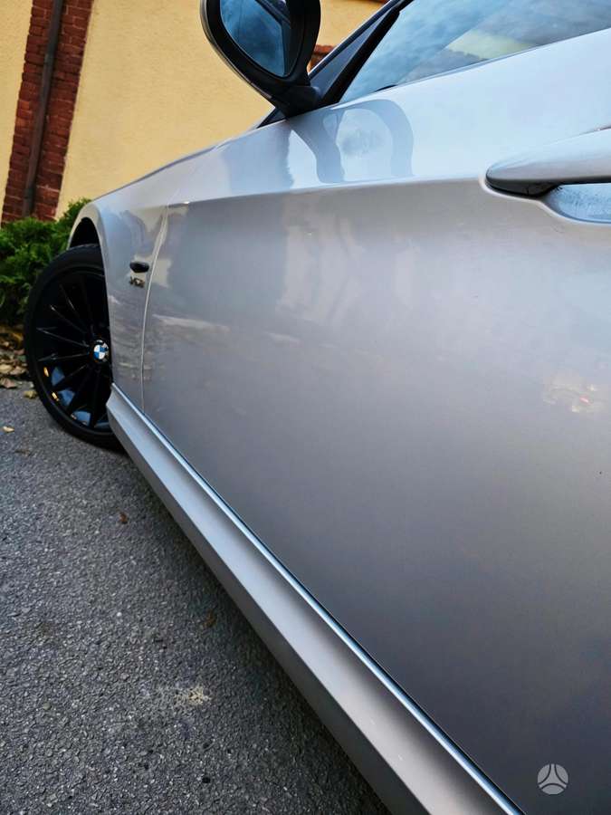 BMW 320 2010 — photo 33