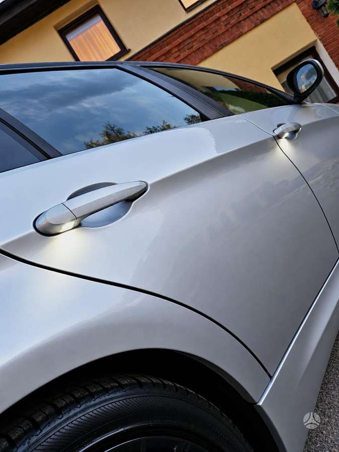 BMW 320 2010 — photo 35