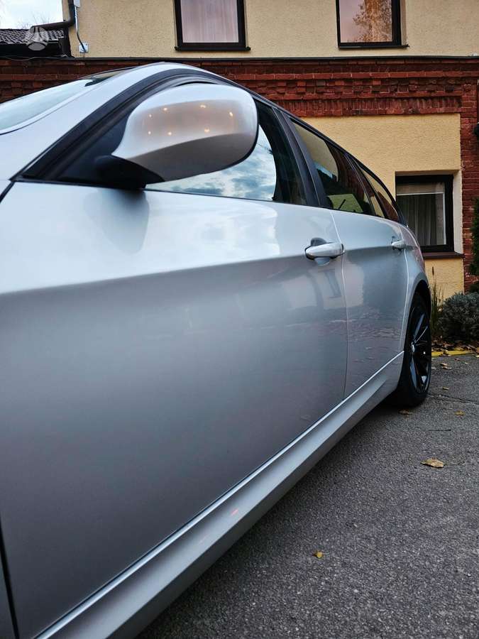 BMW 320 2010 — photo 37