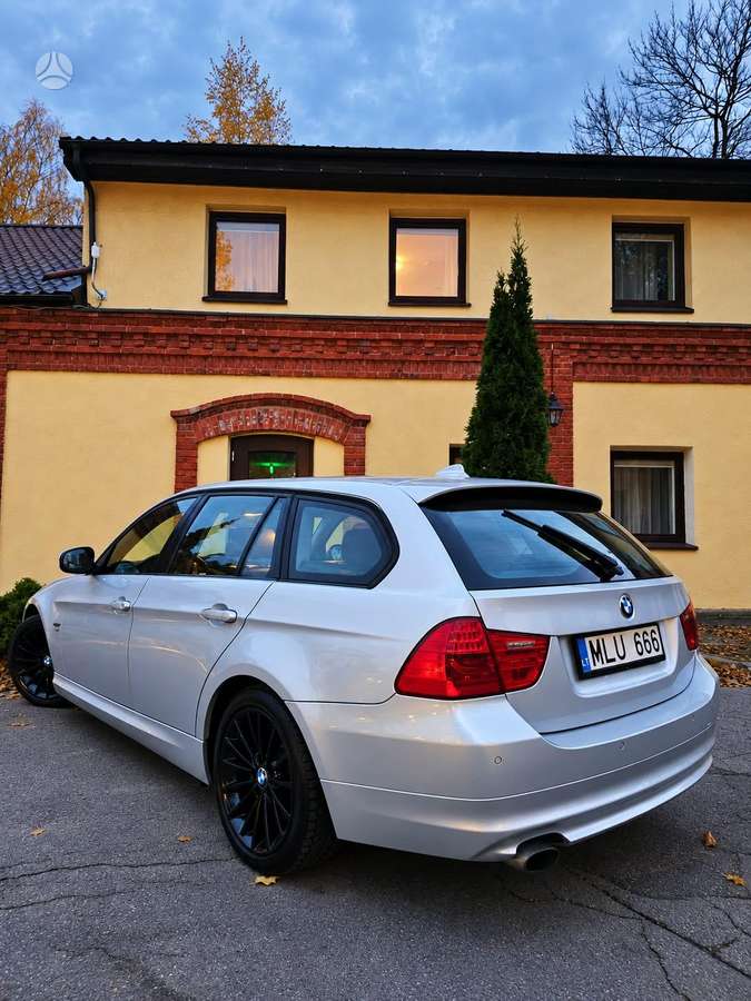 BMW 320 2010 — engine 2000 cm³, 177 HP (130kW)