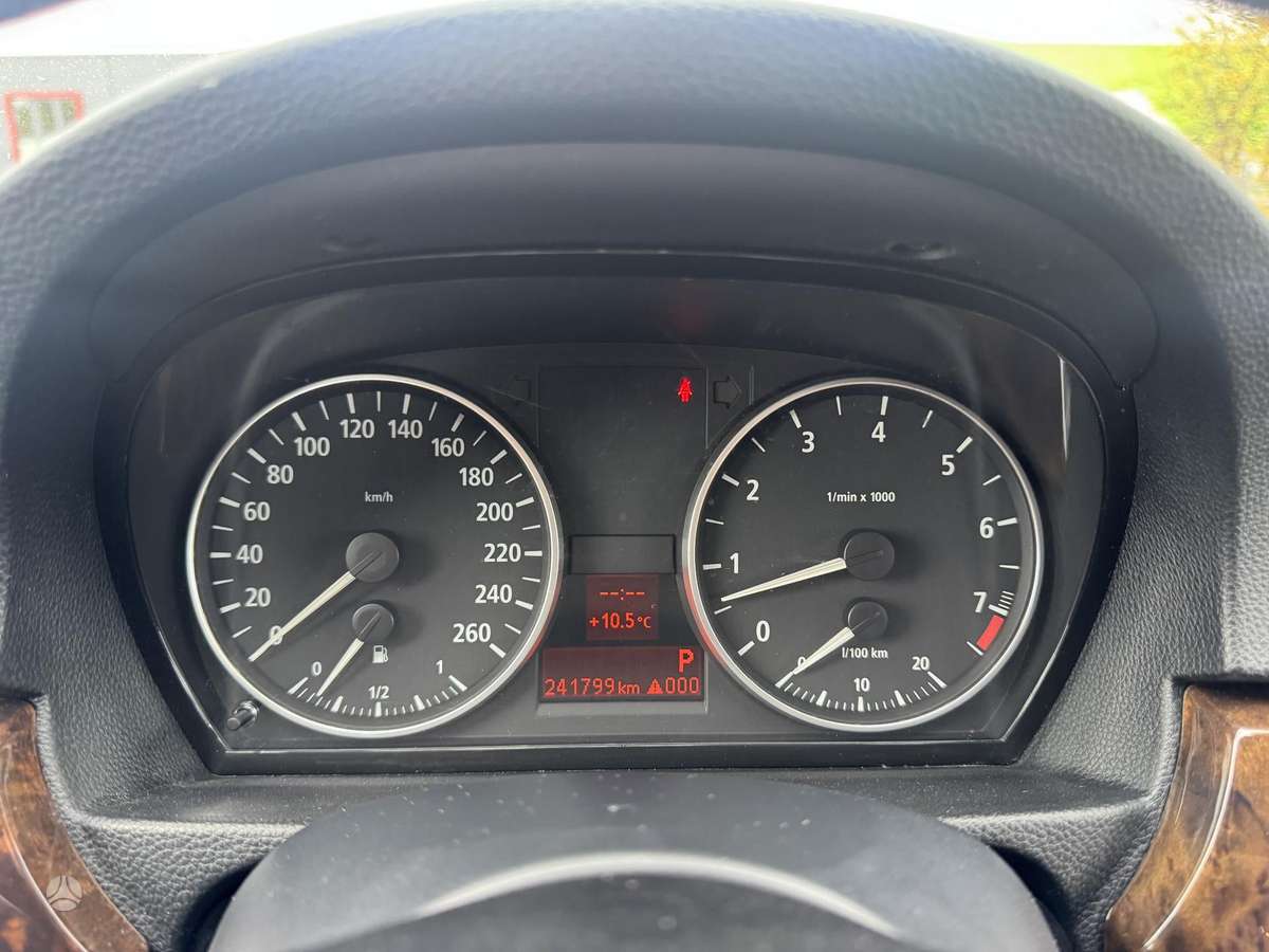 BMW 325 2005 — photo 14