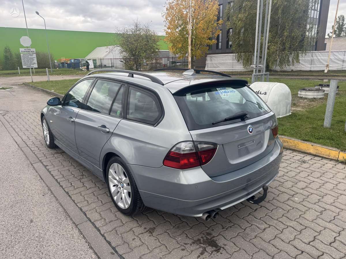 BMW 325 2005 — engine 2497 cm³, 218 HP (160kW)
