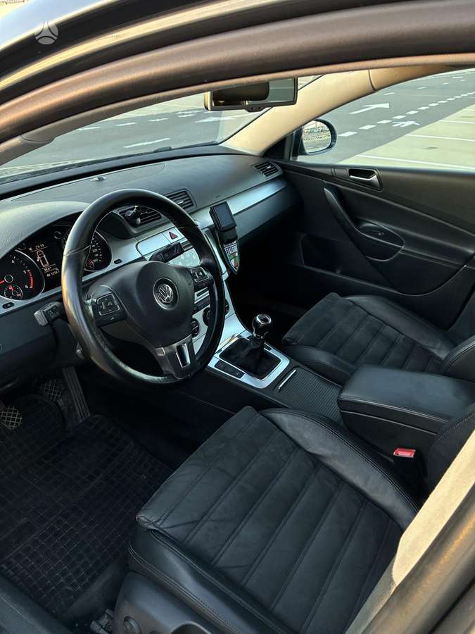 Volkswagen Passat 2009 — photo 8
