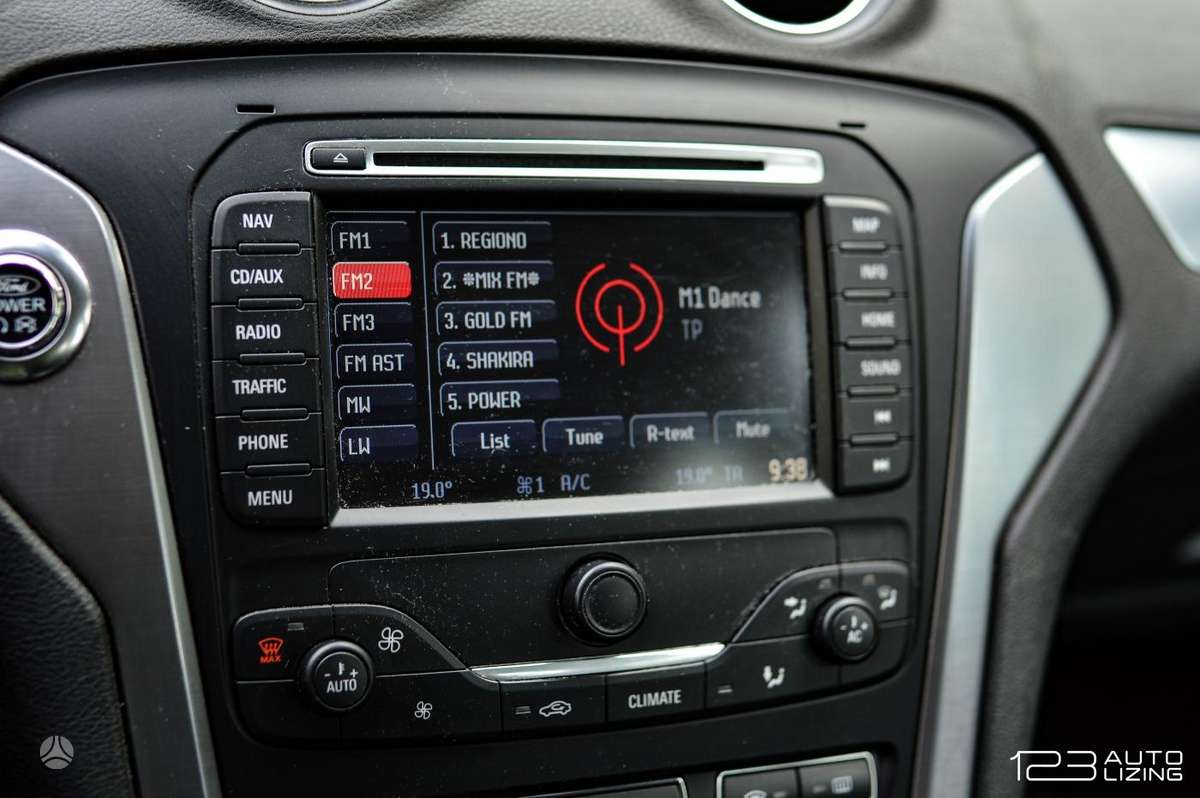 Ford Mondeo 2014 — photo 21