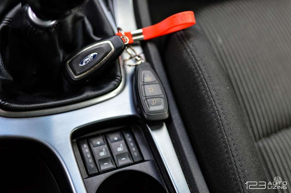 Ford Mondeo 2014 — photo 24