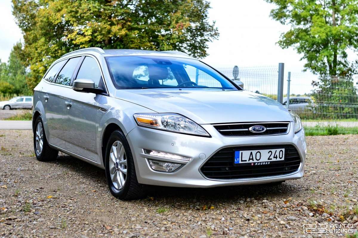 Ford Mondeo 2014 — interior