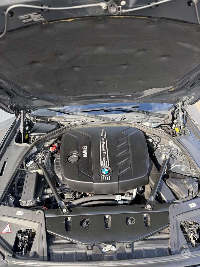 BMW 520 2013 — photo 10