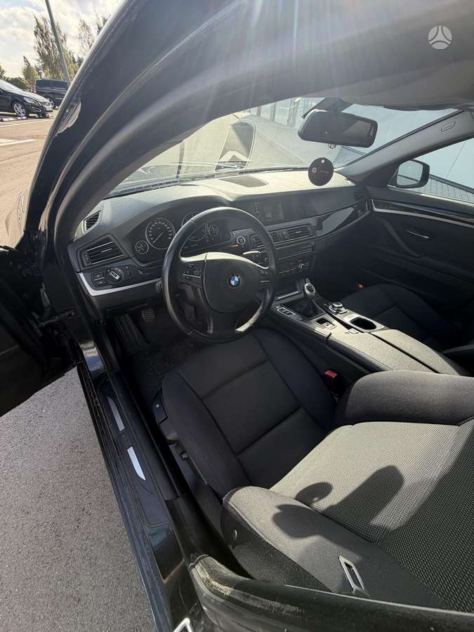 BMW 520 2013 — photo 8