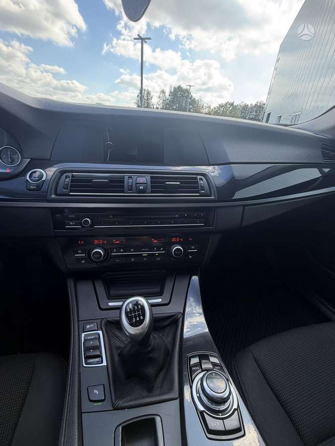 BMW 520 2013 — photo 9
