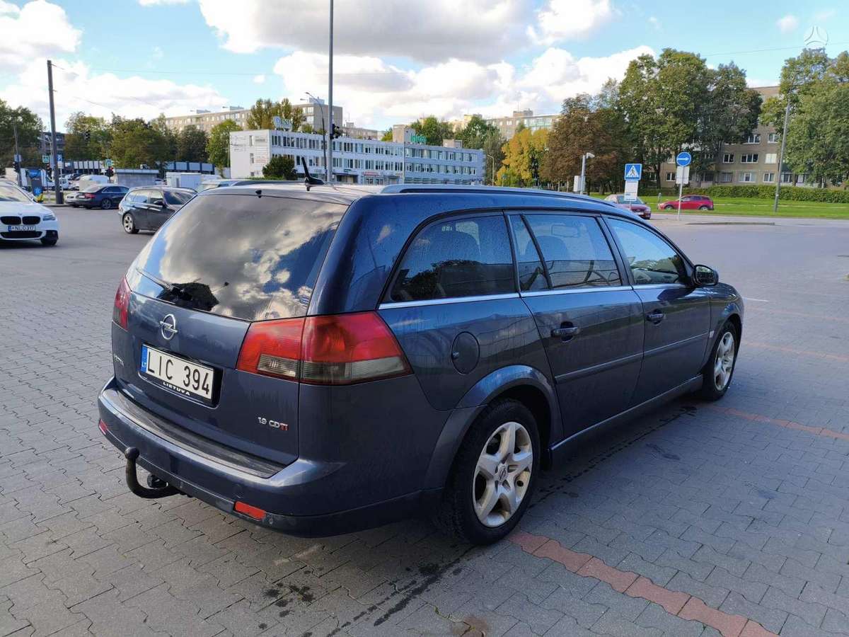 Opel Vectra 2008 — салон