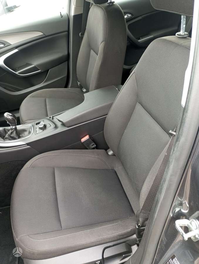 Opel Insignia 2012 — photo 11