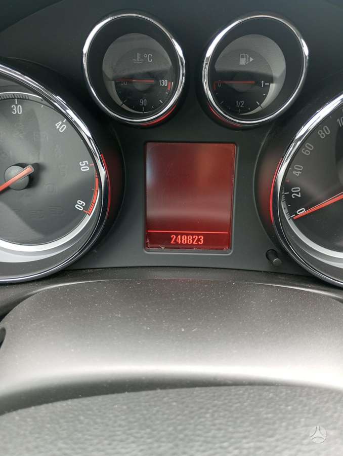 Opel Insignia 2012 — photo 17