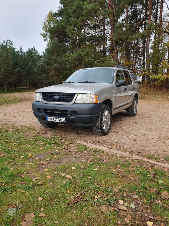 Ford Explorer 2005 — photo 11
