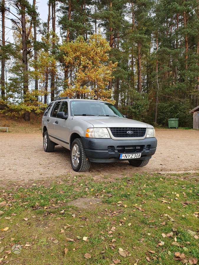 Ford Explorer 2005 — photo 12